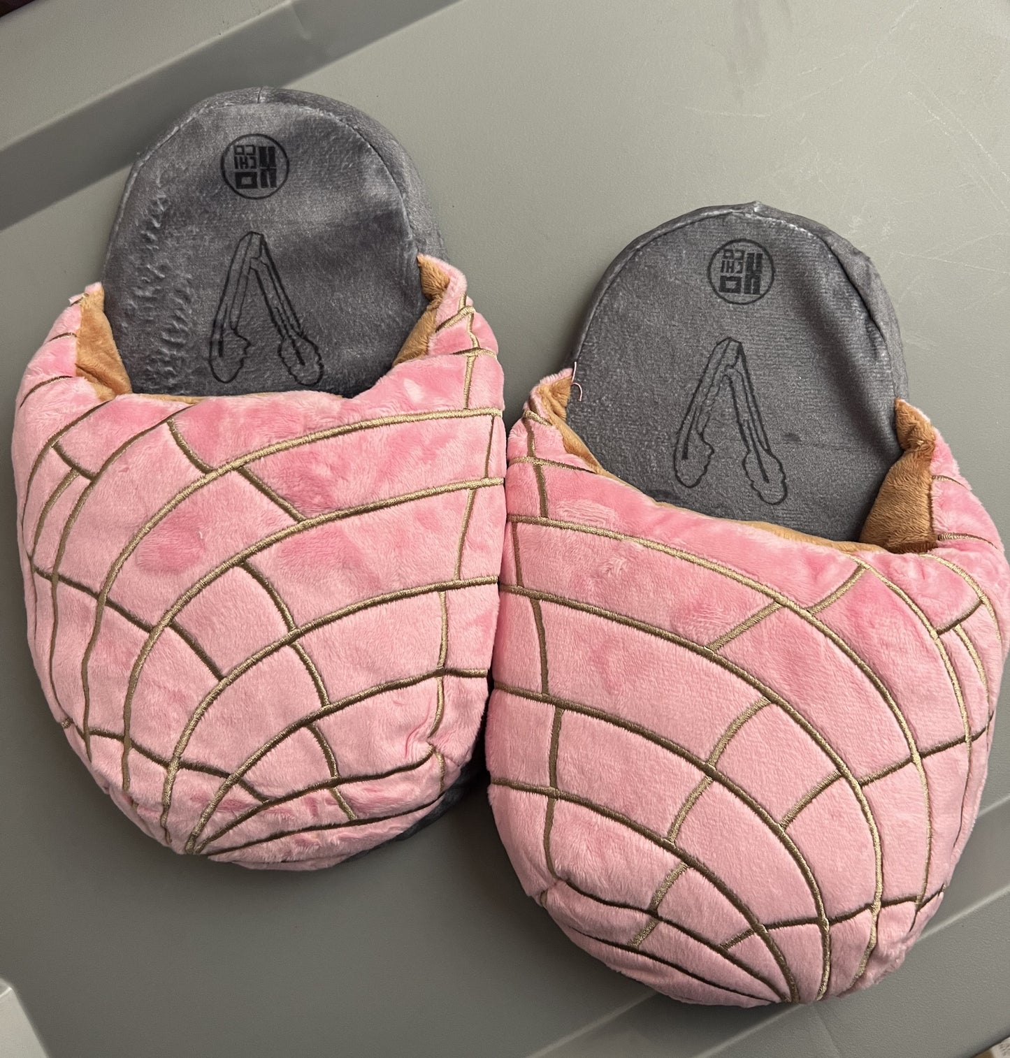 Concha Slippers