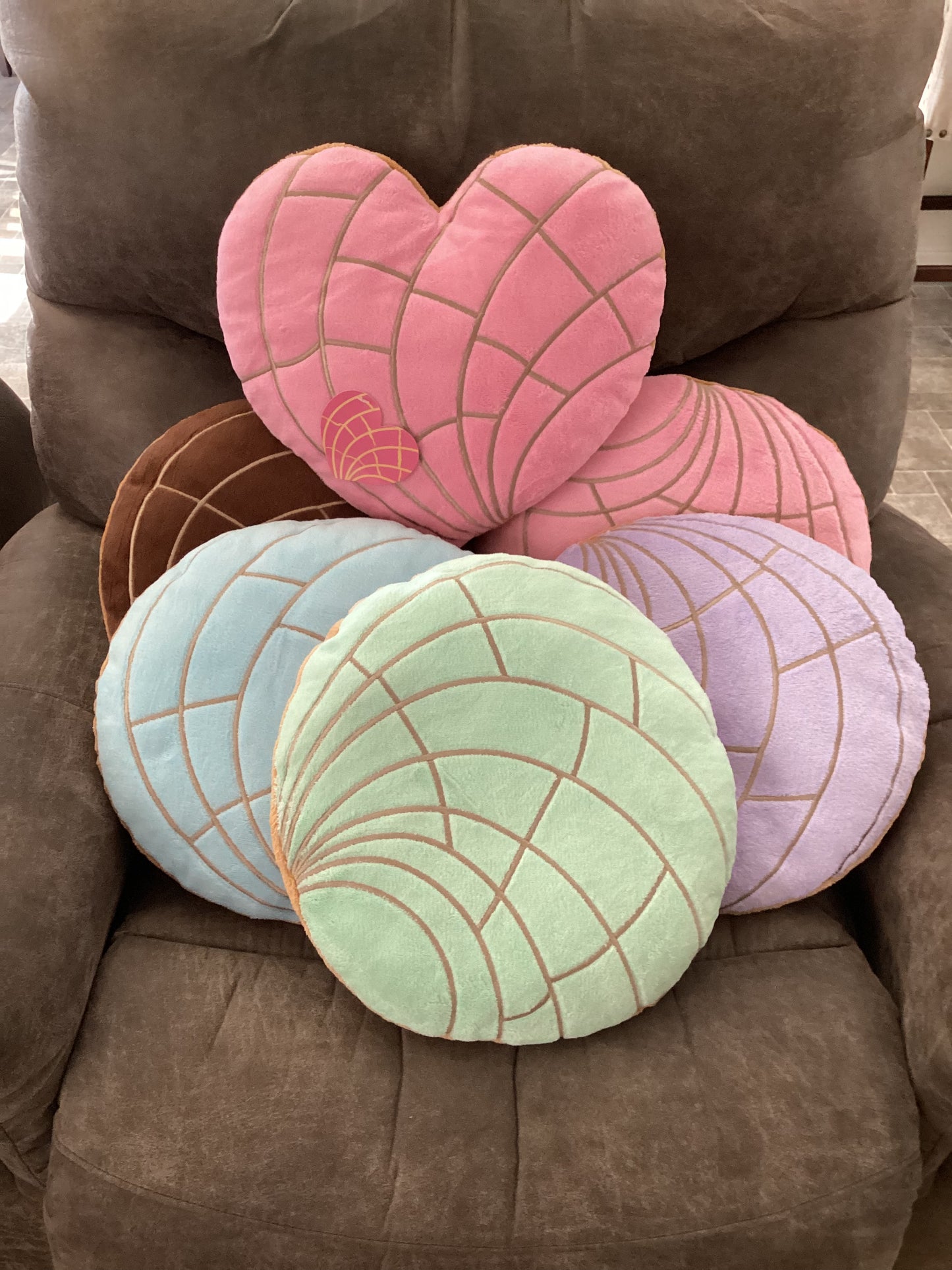 Concha Pillows